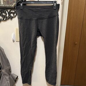 Lululemon size 8 Gray Leggings cropped